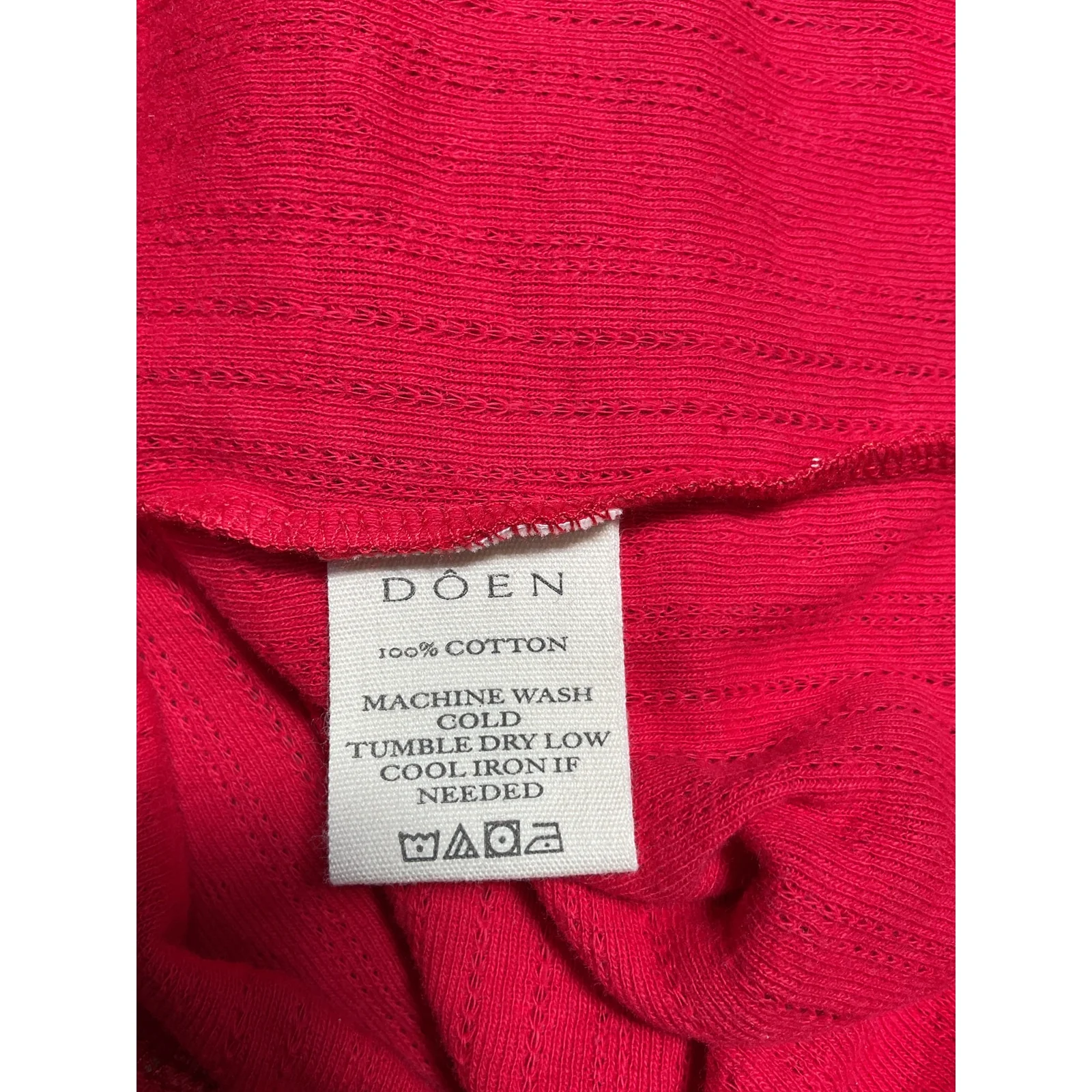 Dôen 'Annie' Red Tee Size M - Image 4