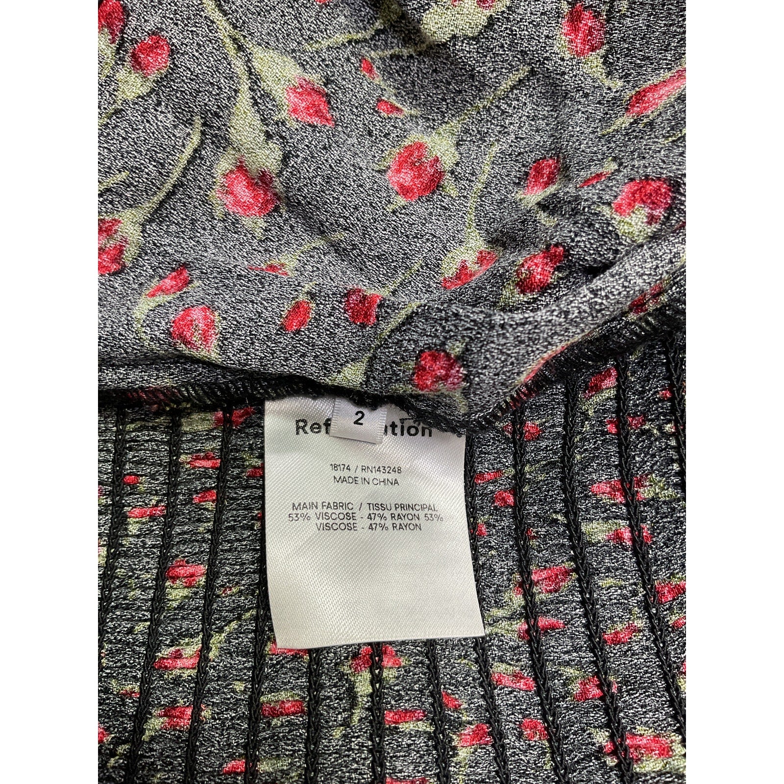 Reformation 'Reign' Black Viscose Top Size 2 - Image 4