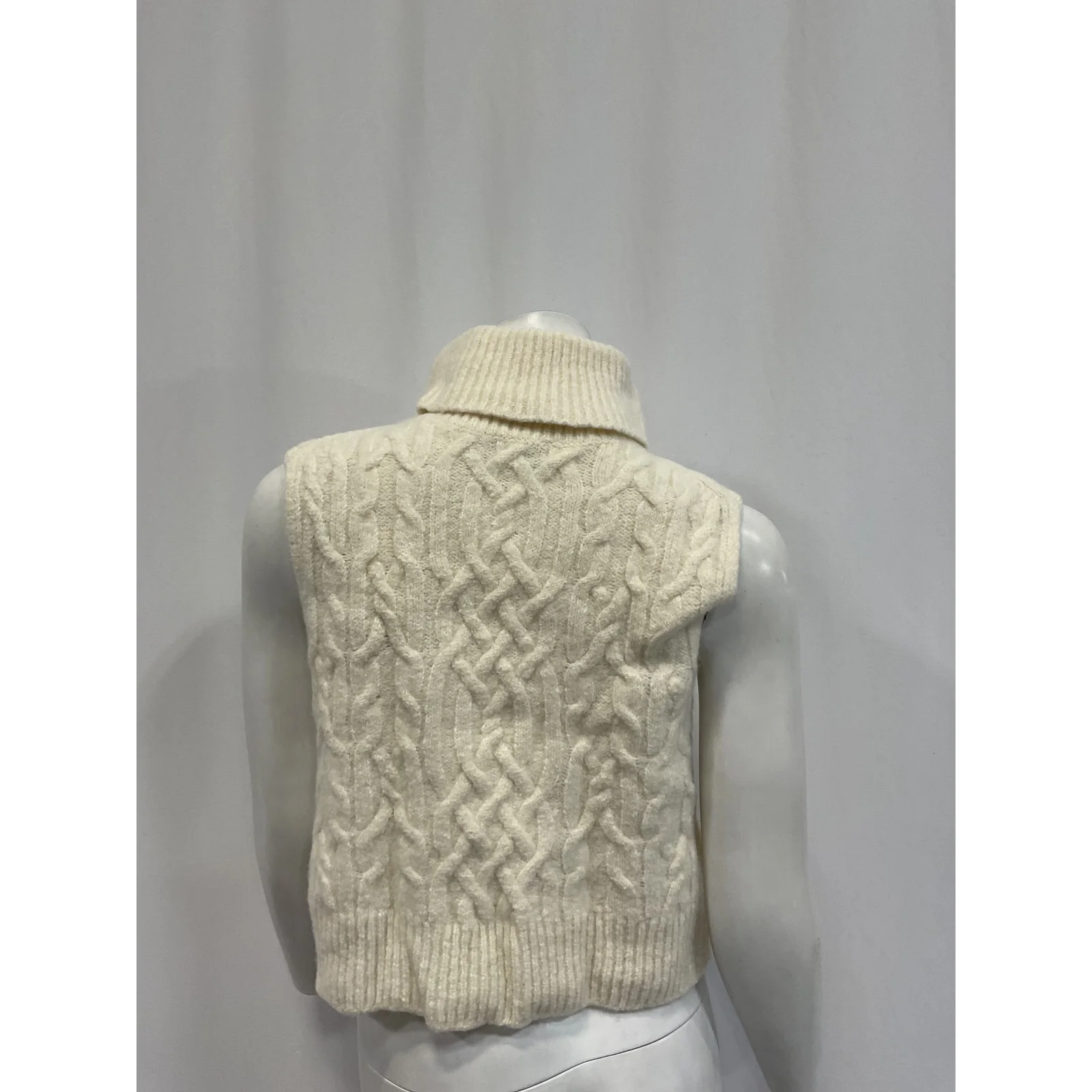 Vince 'Twisted' White Cable Knit Sleeveless Top Size M - Image 3